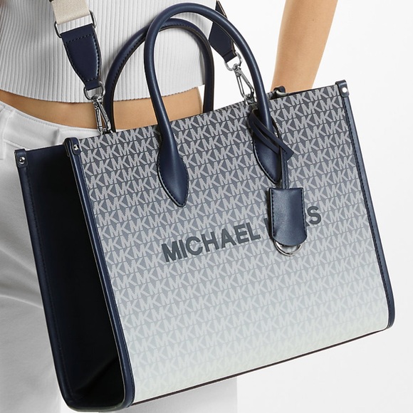Michael Kors Mirella Medium Ombré Logo EW Tote Bag
Navy
NWT - Picture 4 of 14
